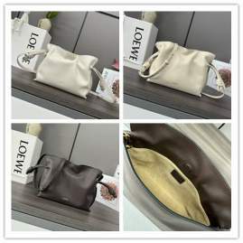 Picture of Loewe Handbags _SKUfw239895082fw